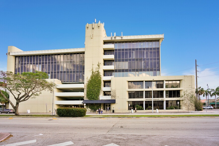 More Photos Of 747 Ponce de Leon Blvd, Coral Gables Medical For Lease