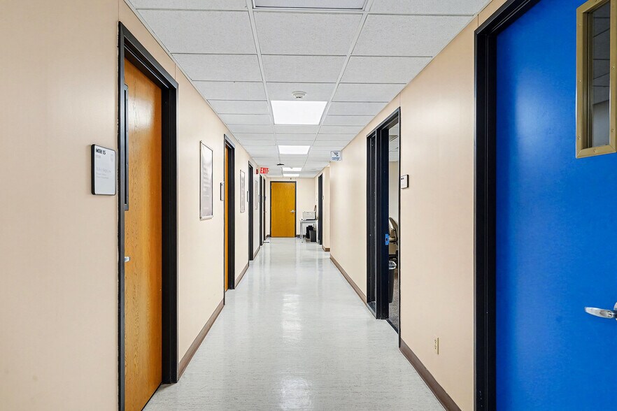 More Photos Of 2436 Park Ave, Minneapolis Office For Sale