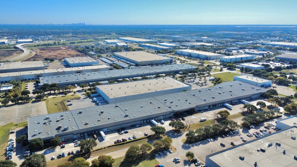 More Photos Of 4300 Empire Rd, Fort Worth Distribution For Lease