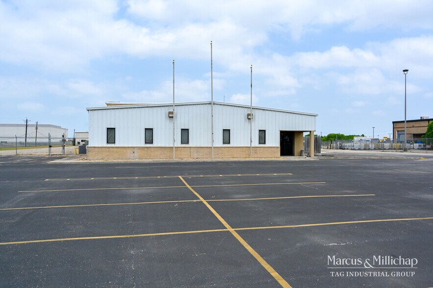 More Photos Of 232 N Padre Island Dr, Corpus Christi Service For Sale