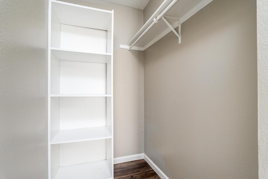 More Photos Of 501 Elm St, Sweetwater Apartments For Sale