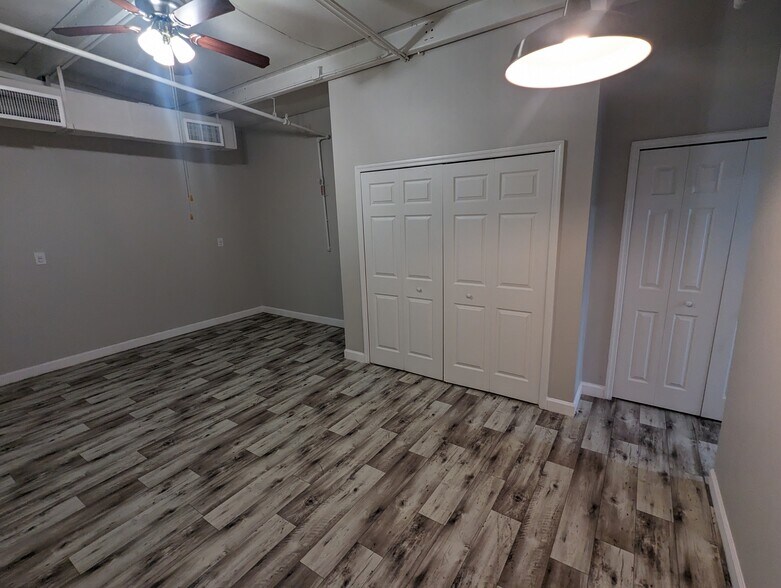More Photos Of 201 E Main St, Leesburg Self Storage For Lease