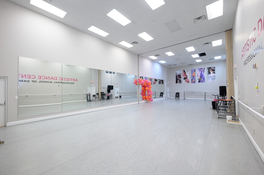 More Photos Of 10181 NW 58th St, Miami Warehouse For Lease