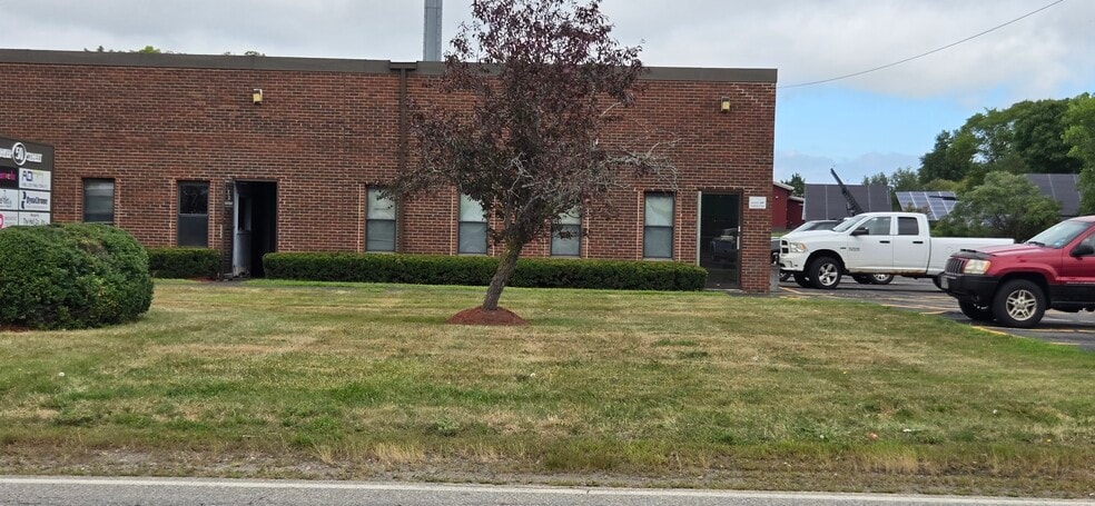 More Photos Of 50 Parker St, Newburyport Manufacturing For Lease