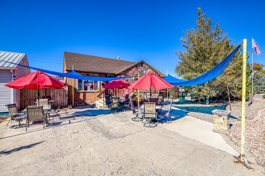 More Photos Of 1047 N 1st St, Montrose Office For Sale