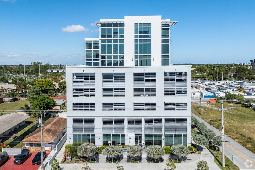 More Photos Of 800 SE 4th Ave, Hallandale Beach Office For Lease