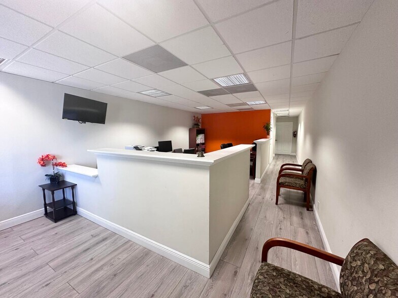 More Photos Of 1897 Palm Beach Lakes Blvd, West Palm Beach Medical For Sale