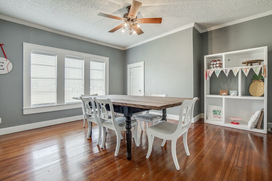 More Photos Of 207 Laurence Dr, Heath Office For Lease