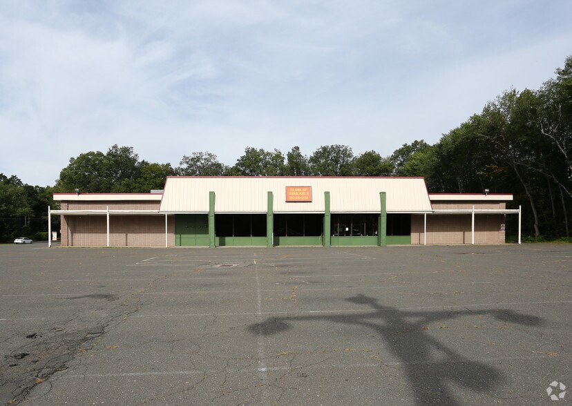 More Photos Of 220 Albany Tpke, Canton Supermarket For Lease