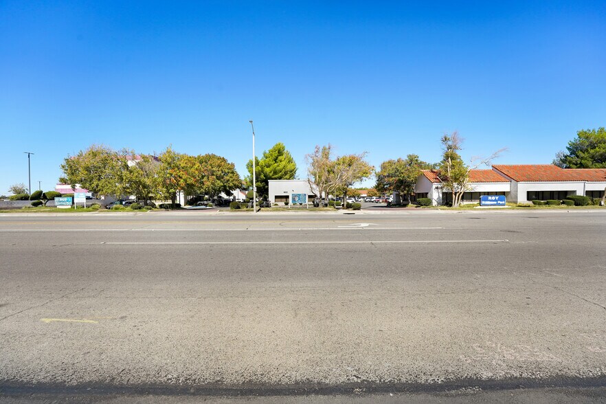 More Photos Of , Palmdale Office For Sale