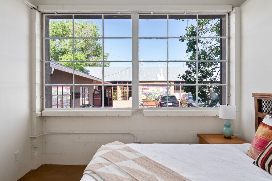 More Photos Of 310 Johnson St, Santa Fe Specialty For Sale