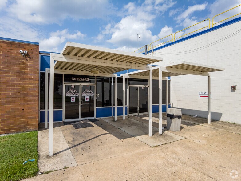 More Photos Of 4545 Annapolis Rd, Baltimore Warehouse For Lease