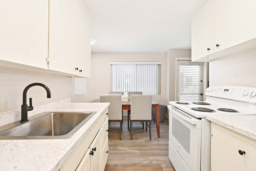 More Photos Of 8708 Rainier Ave S, Seattle Apartments For Sale
