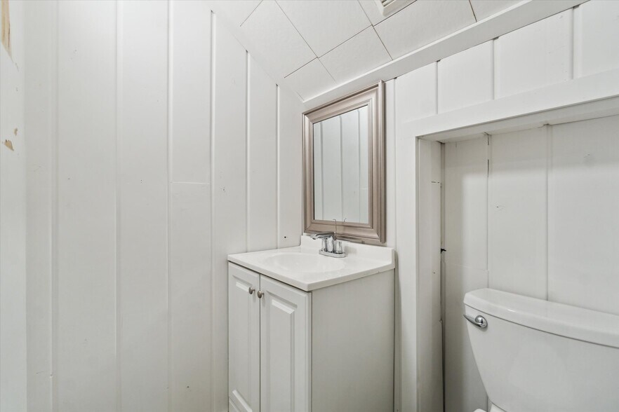 More Photos Of 4632 Okemos Rd, Okemos Medical For Sale