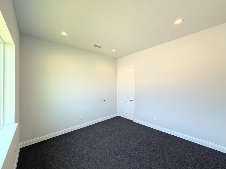 More Photos Of 6000 Alma Rd, McKinney Unknown For Lease