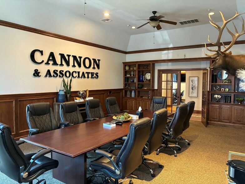 More Photos Of 1425 S Fretz Ave, Edmond Office For Sale