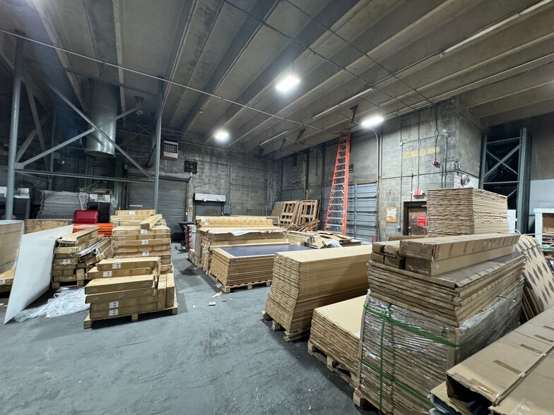 More Photos Of 5731 General Washington Dr, Alexandria Distribution For Sale