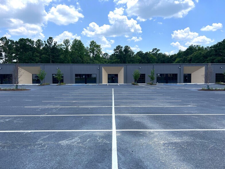 More Photos Of 1341 College Park Rd, Summerville Showroom For Sale