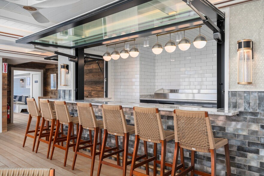 More Photos Of 212 Water St, Block Island Storefront For Sale