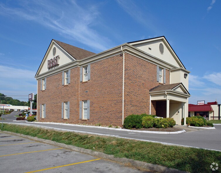 More Photos Of 330 N Cedar Bluff Rd, Knoxville Bank For Sale