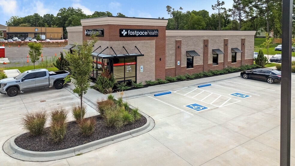 More Photos Of 255 E Main St, Hendersonville Medical For Sale