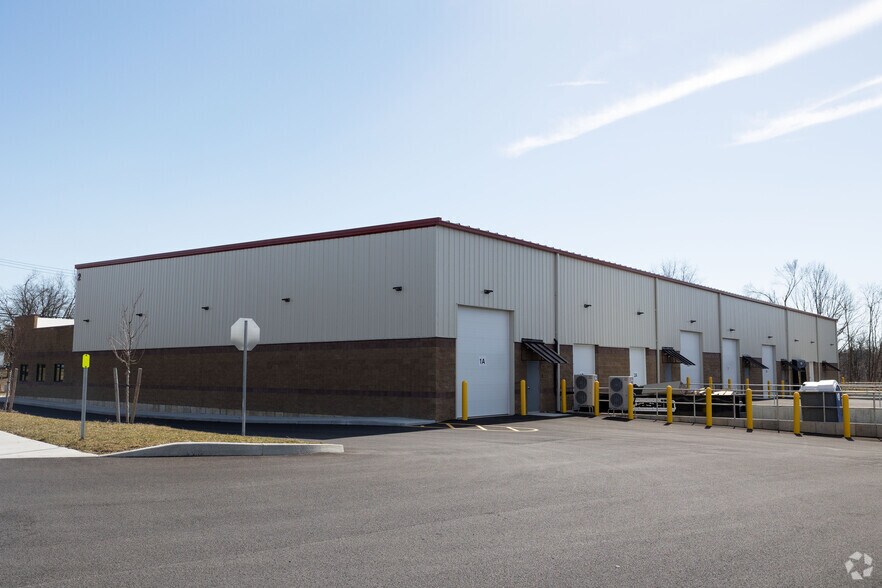 More Photos Of 2 Lear Jet Lane, Latham Light Manufacturing For Lease