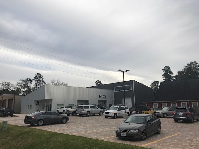 More Photos Of 7515 Oak Bluff Dr, Magnolia Office For Lease