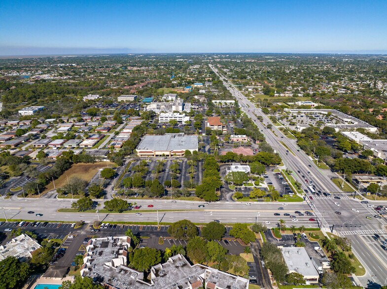 Primary Photo Of 7015 N University Dr, Tamarac Supermarket For Lease