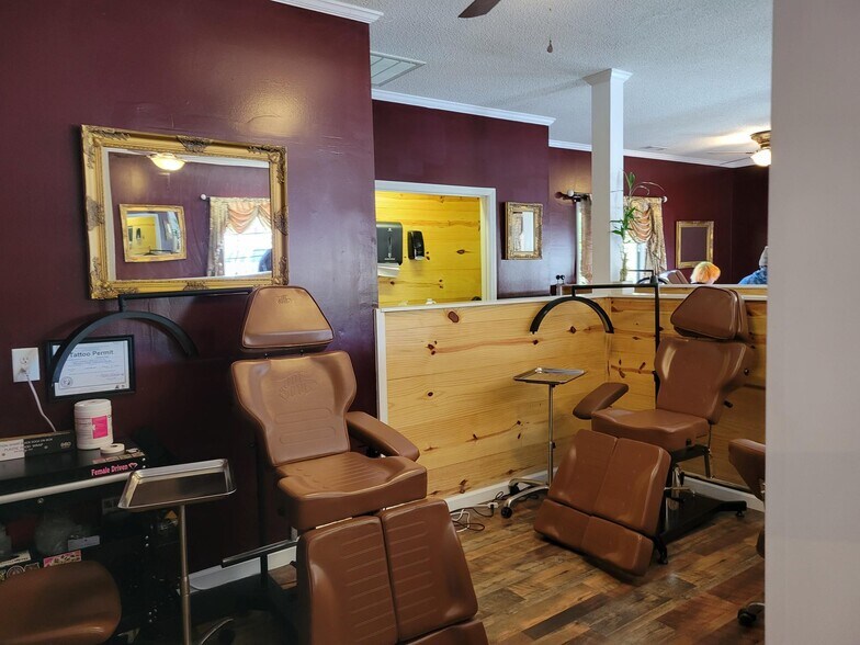 More Photos Of 2708 E 10th St, Greenville Office For Sale