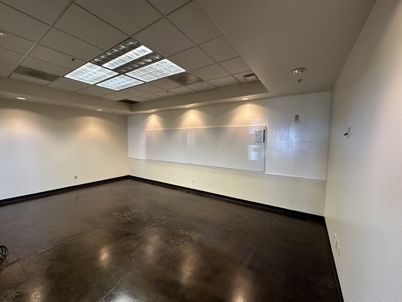 More Photos Of 650 Quinn Ave, San Jose Manufacturing For Lease