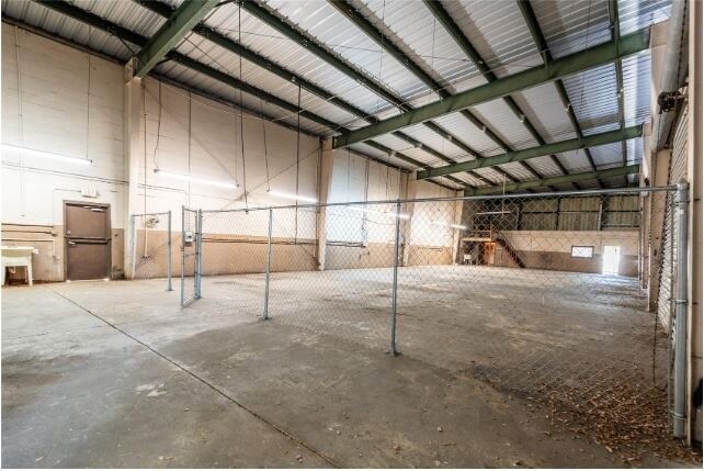 More Photos Of 12477 66th Street North, Largo Auto Repair For Lease