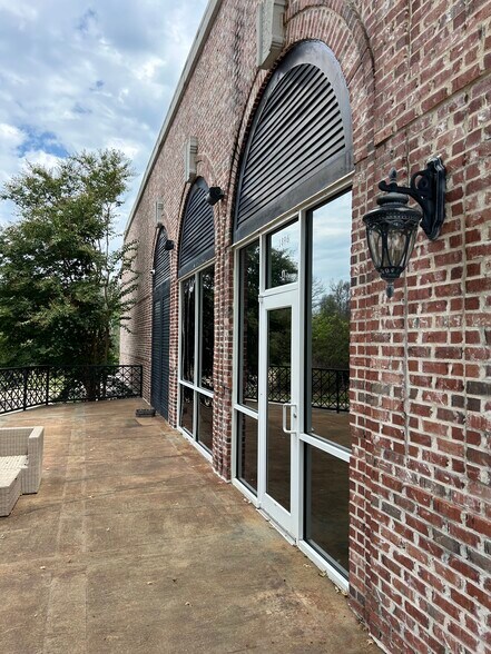 More Photos Of 1896 Main St, Madison Storefront Retail Office For Lease