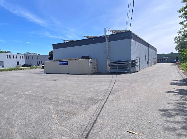 More Photos Of 10 Everberg Rd, Woburn Flex For Lease