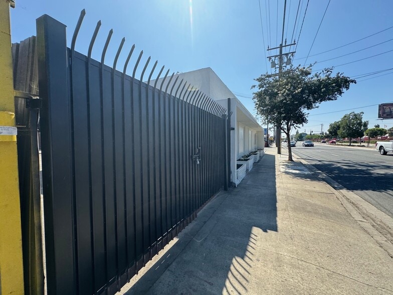 More Photos Of 1922 W Rosecrans Ave, Gardena Manufacturing For Lease