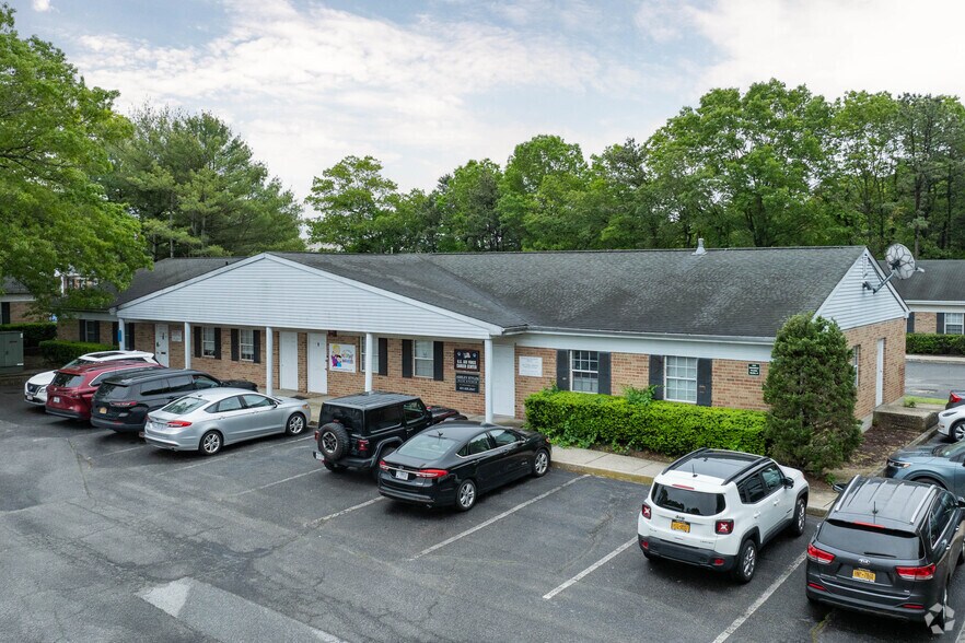 Primary Photo Of 440-450 Waverly Ave, Patchogue Medical For Lease