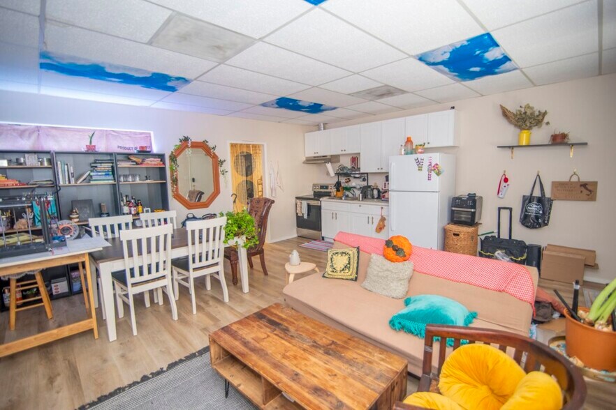 More Photos Of 2941-2943 Honolulu Ave, La Crescenta Restaurant For Sale