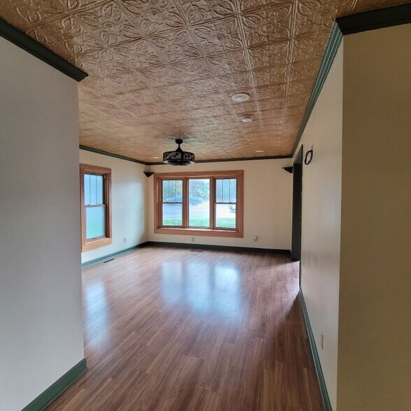 More Photos Of 3653 Murdoch Ave, Parkersburg General Retail For Sale