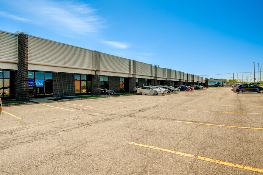 More Photos Of 1520-1660 Av 55E, Montréal Warehouse For Lease