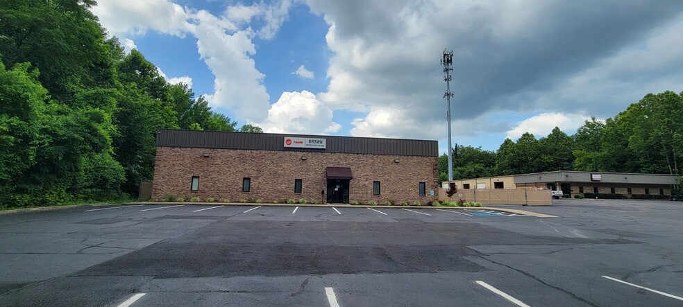 More Photos Of 4882 English Towne Dr, Memphis Warehouse For Lease