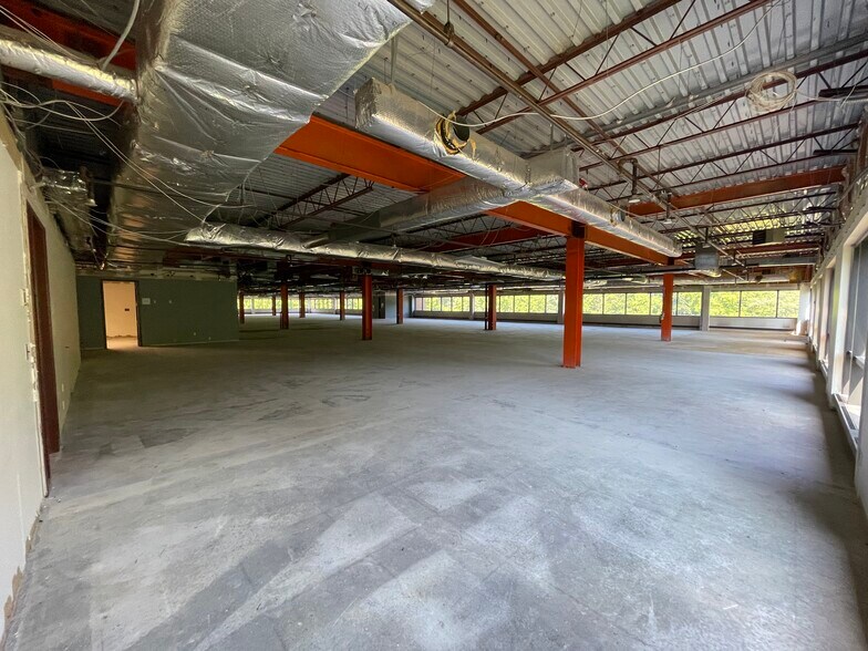 More Photos Of 1000 Sylvan Ave, Englewood Cliffs Office For Sale