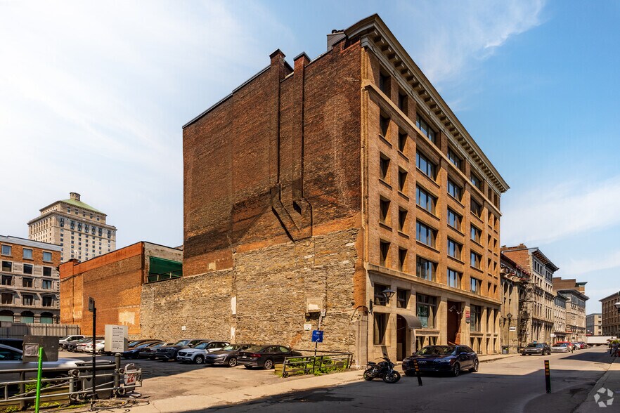 More Photos Of 387 Rue Saint-Paul O, Montréal Office For Sale