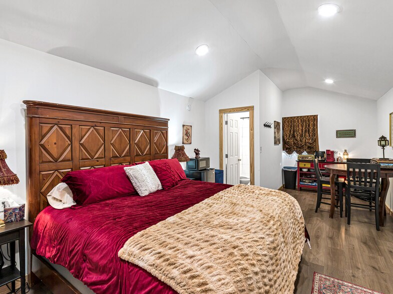 More Photos Of 11201 County Road 203, Plantersville Specialty For Sale