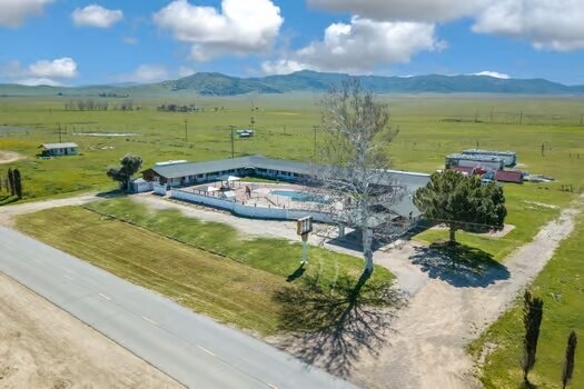 More Photos Of 12900 Soda Lake Rd, Santa Margarita Hotel For Lease