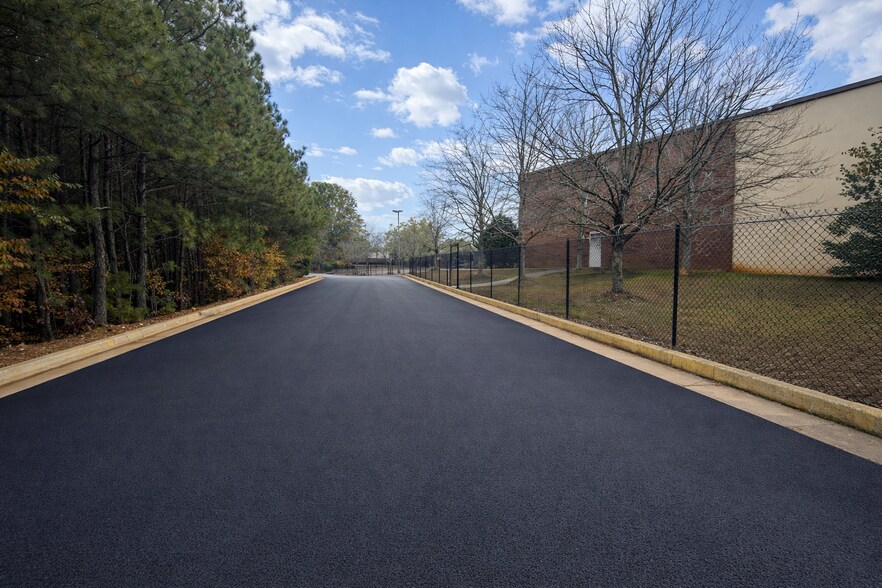 More Photos Of 1446 Rock Mountain Blvd, Stone Mountain Manufacturing For Lease