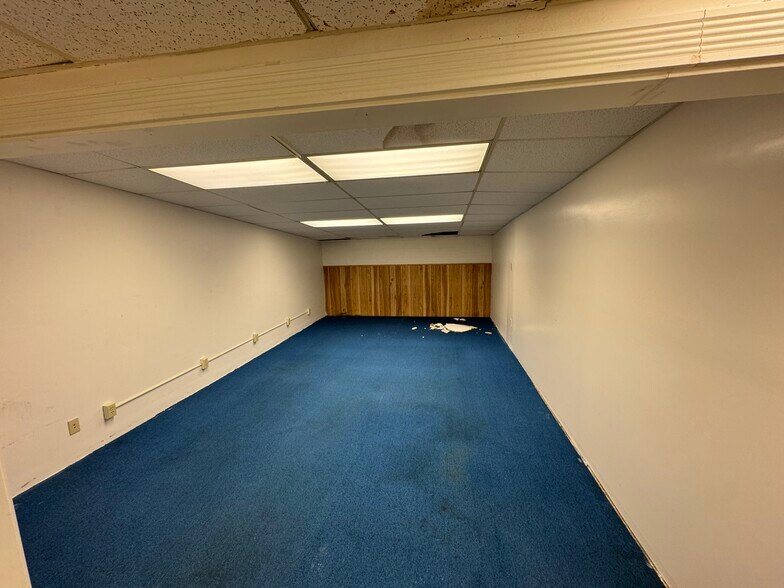 More Photos Of 2023 Young St, Honolulu Freestanding For Lease