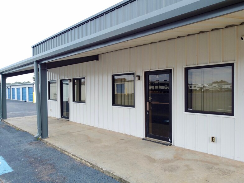 More Photos Of 179 Highway 11 S, Social Circle Office For Lease