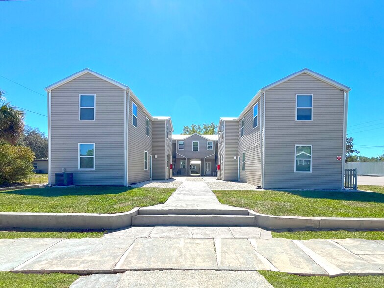 Primary Photo Of 321 W Ianthe St, Tavares Multifamily For Sale