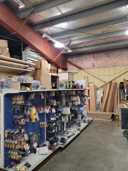 More Photos Of 3013 Pegar Road, Fairbanks Auto Repair For Sale