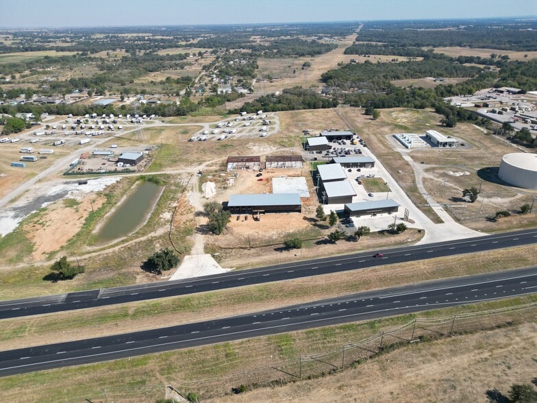 More Photos Of 450 Hwy 290 E, Elgin Light Distribution For Lease