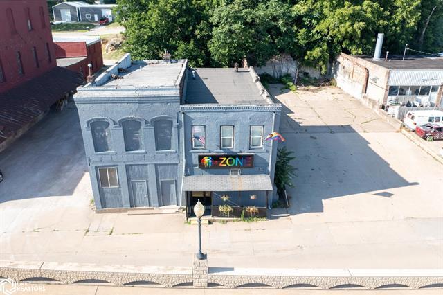 More Photos Of 854 Washington St, Burlington Bar For Sale